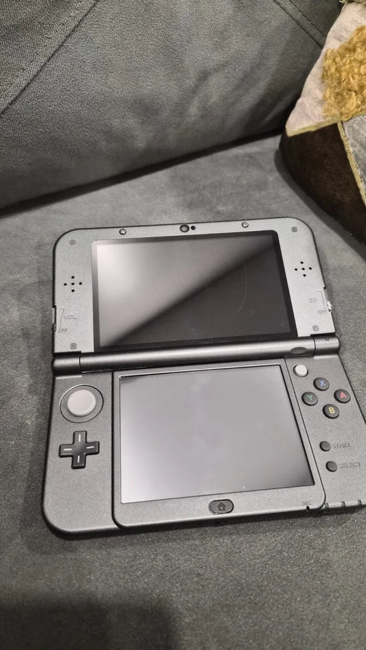 Nintendo New 3DS XL 4GB Handheld System Black - Excellent Used Cond - IPS Top