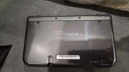 Nintendo New 3DS XL 4GB Handheld System Black - Excellent Used Cond - IPS Top